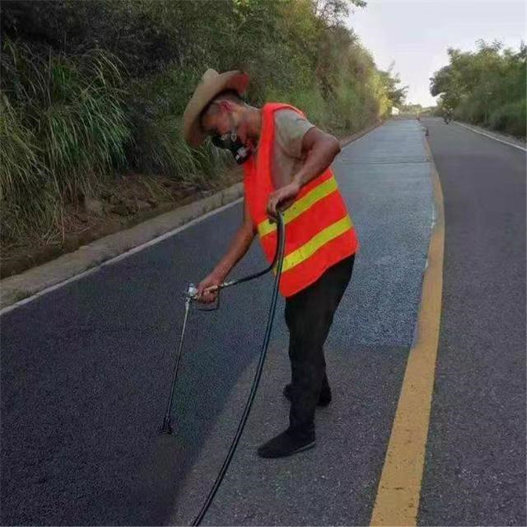 锦州 彩色防滑路面的底涂是保障路面附着力