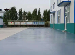 锦州彩色路面喷涂翻新的材料对冬季